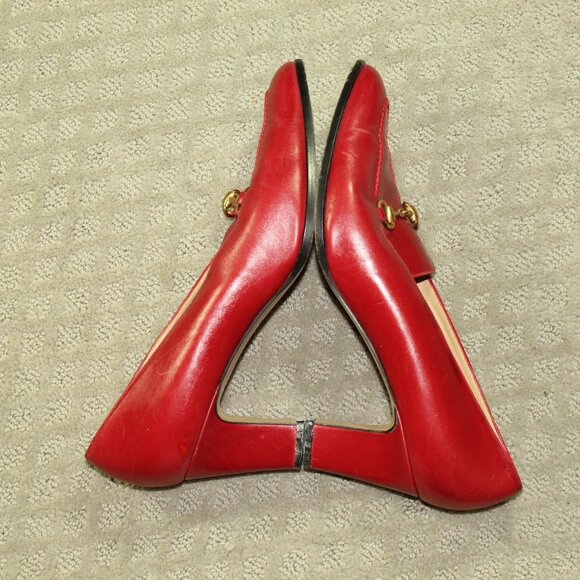 Gucci Women's 10B Red Leather Almond Toe Horse Bit 2.75" Heels - Picture 4 of 7